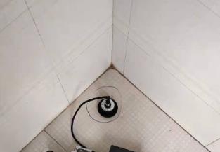 明水卫生间漏水维修之 loft 夹层储藏室毗邻暗管渗水哪家好，推荐诚匠小爱修缮